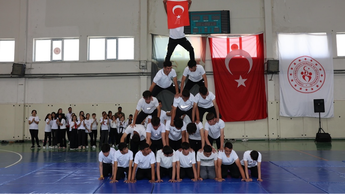 19 MAYIS GENÇLİK VE SPOR BAYRAMI İLÇEMİZDE COŞKUYLA KUTLANDI.