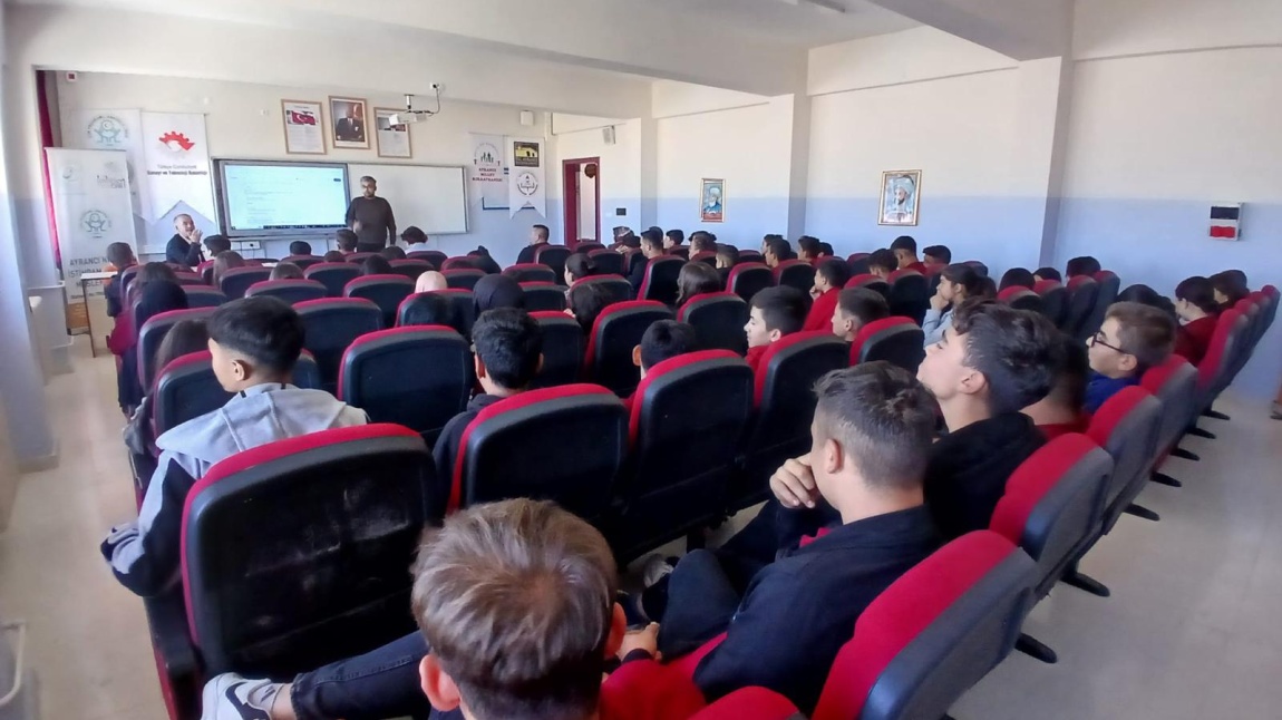 ÖĞRENCİLERİMİZE MEBİ PLATFORMU TANITILDI.